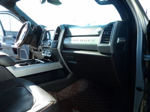 Used 2017 Ford F350 King Ranch w/ FX4 Off-Road Package AWD/4WD image 23