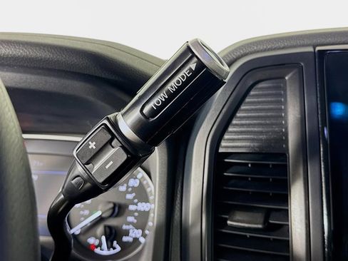 Certified 2024 Nissan Titan SV image 18