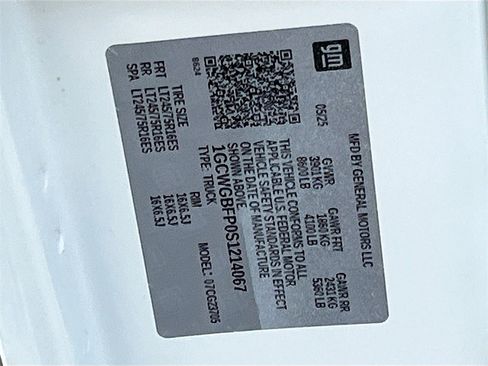 Used 2025 Chevrolet Express 2500 Extended w/ Driver Convenience Package image 29