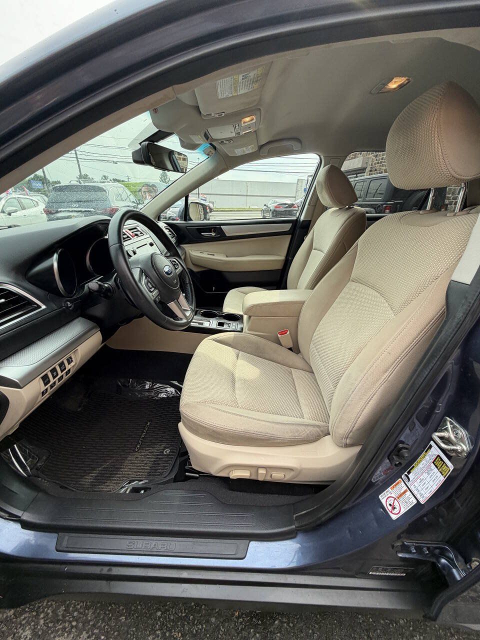 Used 2017 Subaru Outback 2.5i Premium AWD/4WD image 38