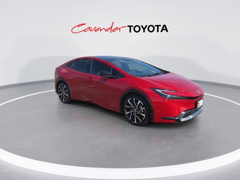 Certified 2025 Toyota Prius Plug-In Hybrid image 2