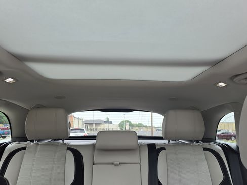 Used 2021 Land Rover Range Rover Velar S AWD/4WD image 35