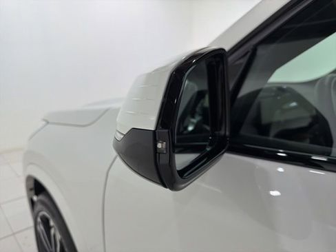 Certified 2024 BMW X1 xDrive28i w/ M Sport Package AWD/4WD image 9