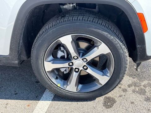 New 2026 Jeep Grand Cherokee Limited image 11