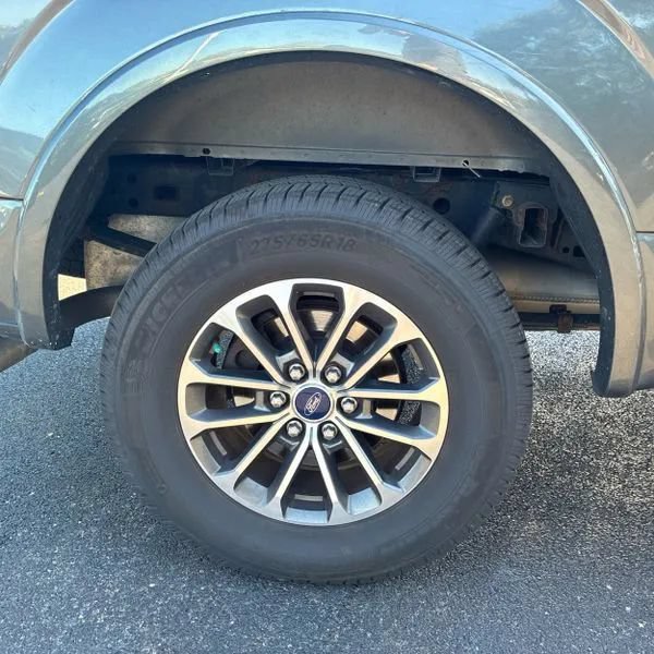 Used 2018 Ford F150 XLT w/ Equipment Group 302A Luxury AWD/4WD image 18