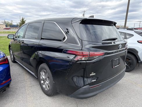 Certified 2021 Toyota Sienna LE AWD/4WD image 5