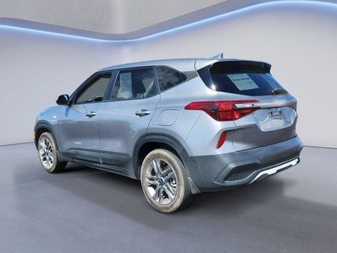 Used 2023 Kia Seltos LX AWD/4WD image 8