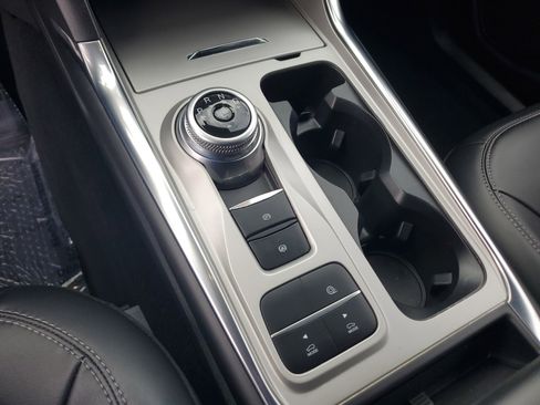 Used 2023 Ford Explorer XLT w/ Equipment Group 202A image 27