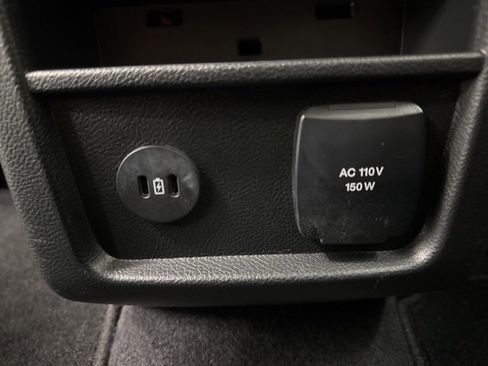 Used 2024 Ford Edge Titanium image 22