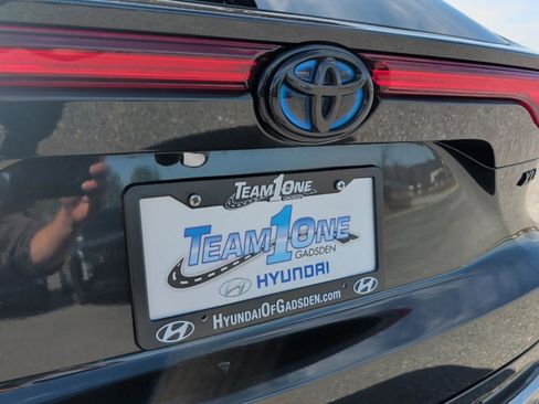 Used 2024 Toyota Venza Nightshade image 15