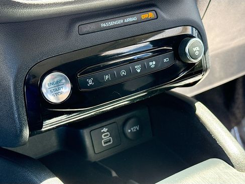 Used 2024 Ford Escape Platinum AWD/4WD image 10