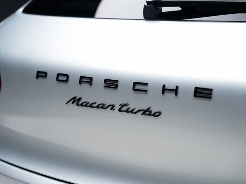 Used 2016 Porsche Macan Turbo AWD/4WD image 29