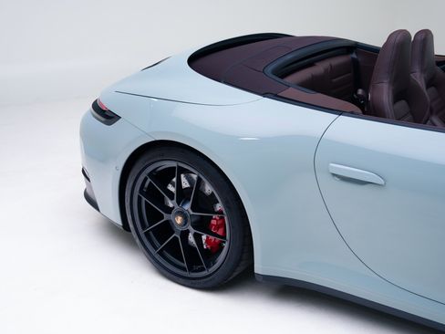 Used 2025 Porsche 911 Carrera 4 GTS image 19