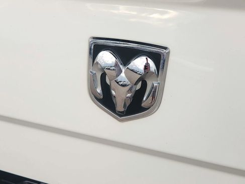 Used 2022 RAM 1500 Classic SLT image 12