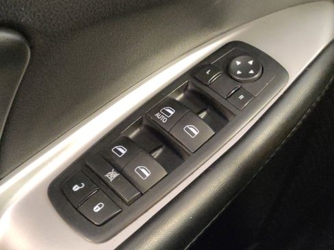 Used 2017 Dodge Journey SXT w/ Comfort/Convenience Group FWD image 27