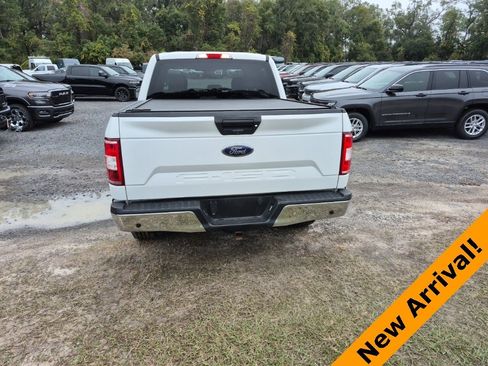 Used 2019 Ford F150 XLT w/ Trailer Tow Package image 4