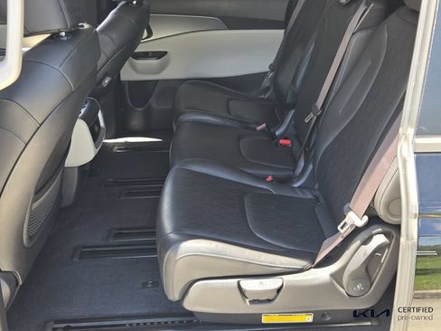 Certified 2022 Kia Carnival LX FWD image 11
