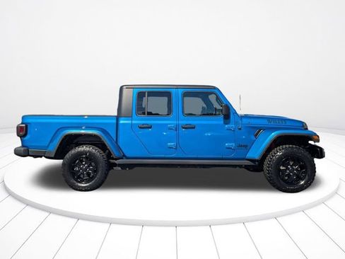 Used 2022 Jeep Gladiator Sport AWD/4WD image 2