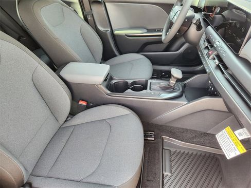 New 2025 Kia K4 LXS image 10
