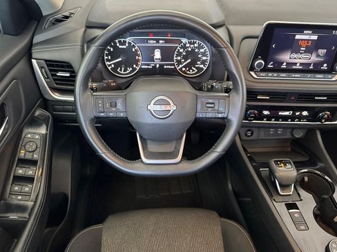 Used 2025 Nissan Rogue SV AWD/4WD image 30
