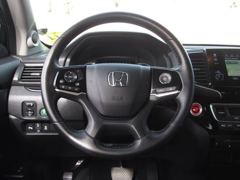 Certified 2022 Honda Pilot Touring image 27