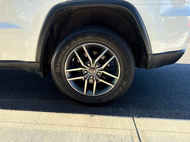 Used 2019 Jeep Grand Cherokee Limited AWD/4WD image 9