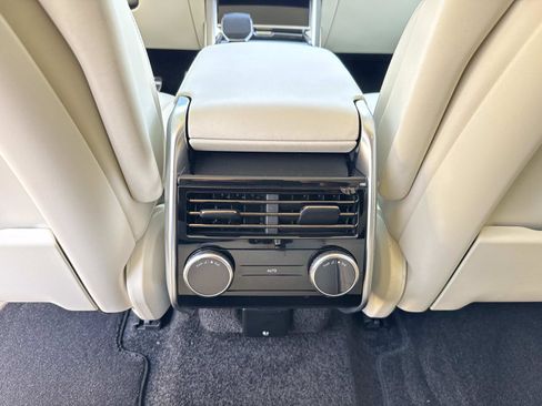 New 2026 Land Rover Range Rover Long Wheelbase SE image 17