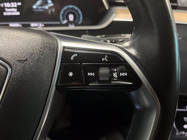 Used 2021 Audi e-tron Premium w/ Convenience Plus Package AWD/4WD image 23