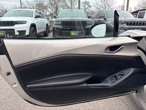 Used 2022 MAZDA MX-5 Miata RF Grand Touring image 33