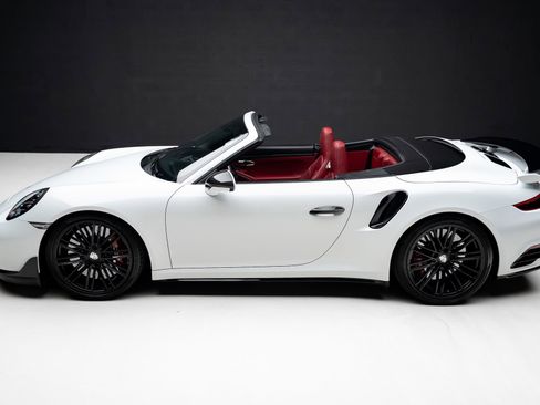 Used 2019 Porsche 911 Turbo image 19