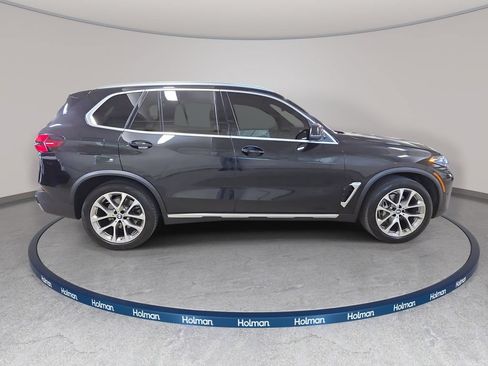 Used 2024 BMW X5 xDrive40i w/ Premium Package AWD/4WD image 4