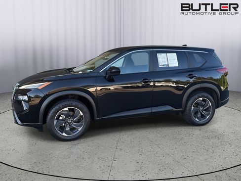 Used 2025 Nissan Rogue SV FWD image 3