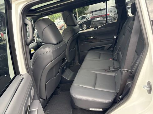 Certified 2026 Lexus GX 550 w/ Cold Area Package AWD/4WD image 19