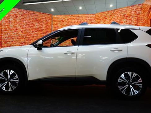 Certified 2023 Nissan Rogue SV w/ SV Premium Package AWD/4WD image 4