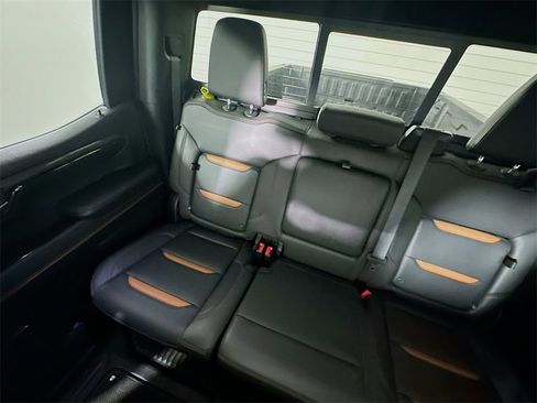 Used 2023 GMC Sierra 1500 AT4 w/ AT4 Premium Package image 12