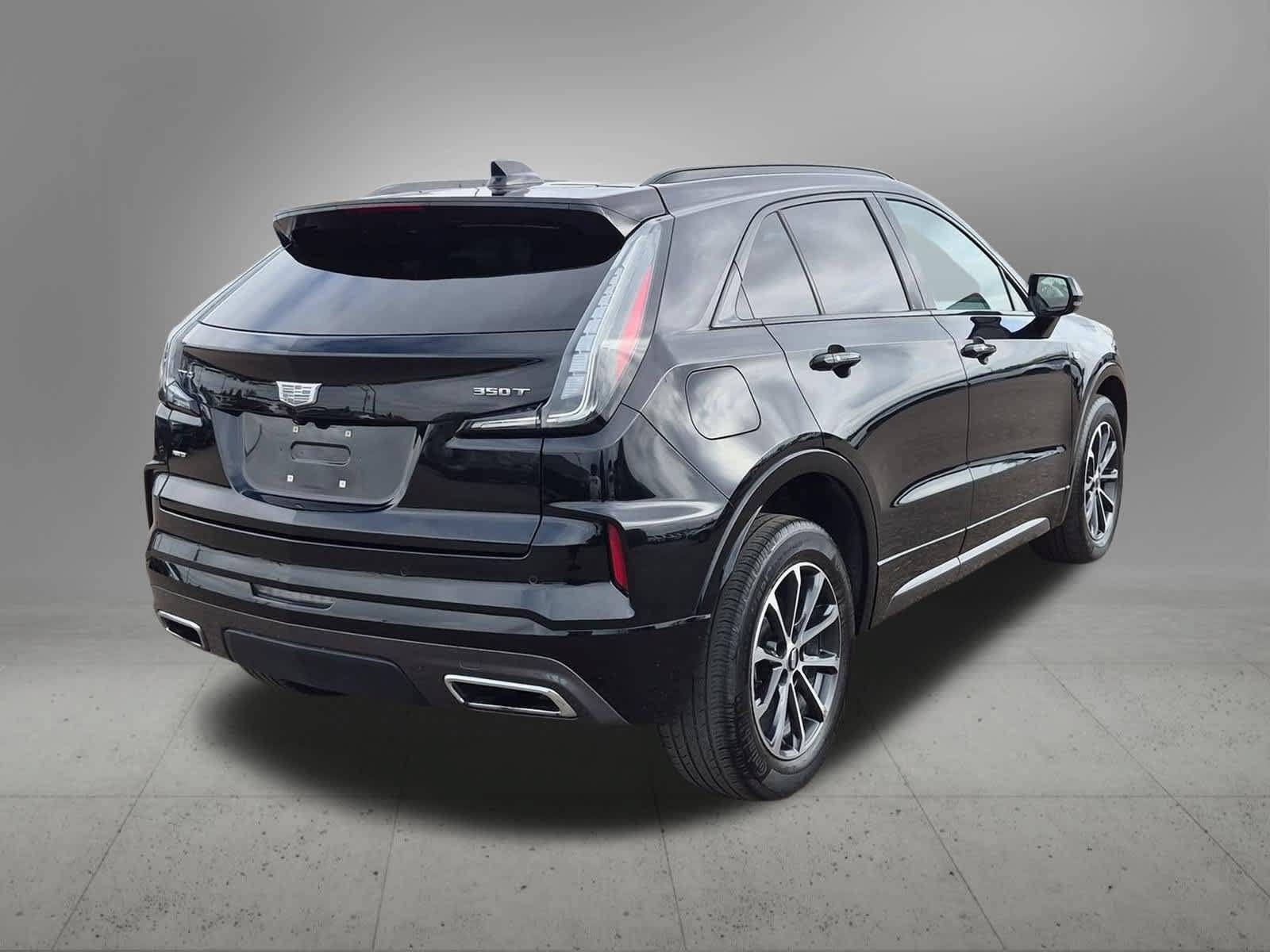 Used 2024 Cadillac XT4 Sport w/ Cold Weather Package AWD/4WD image 6