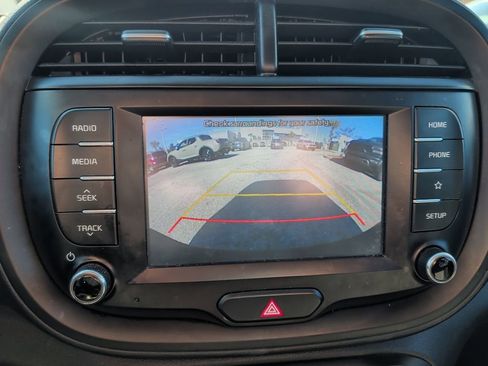 Used 2020 Kia Soul LX image 18