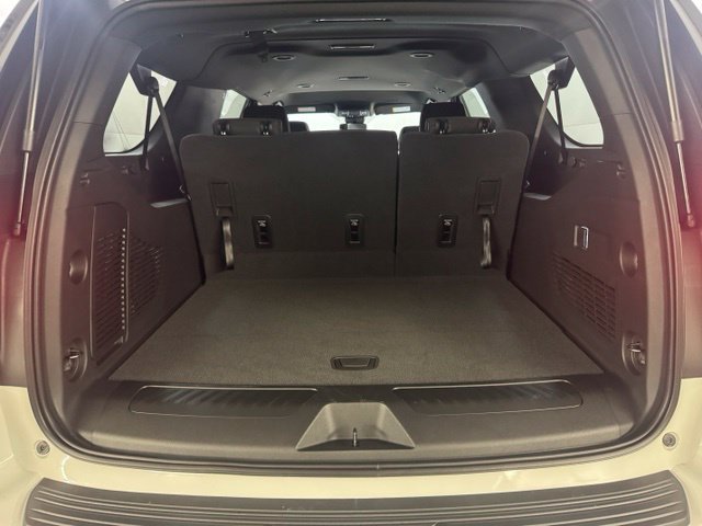 Used 2026 Chevrolet Suburban LS AWD/4WD image 32