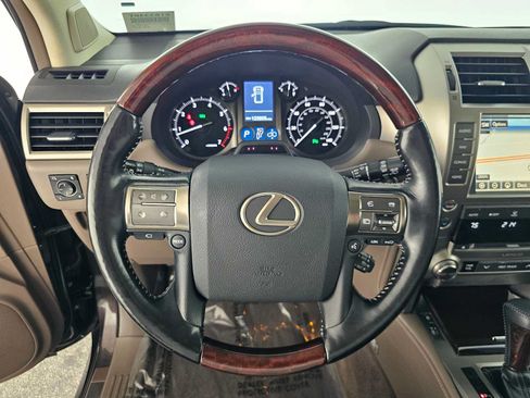Used 2018 Lexus GX 460 Luxury AWD/4WD image 24