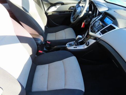 Used 2016 Chevrolet Cruze LS image 12