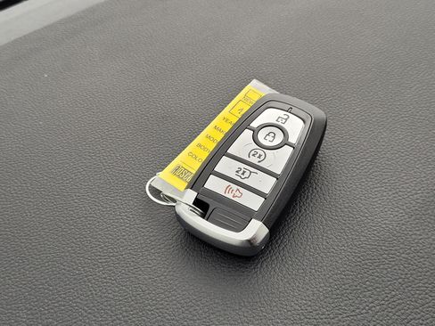 Used 2022 Ford Explorer Limited AWD/4WD image 11
