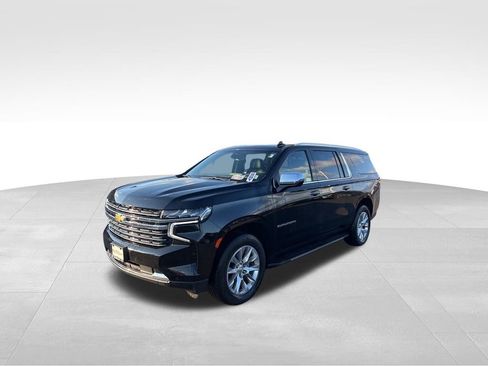 Used 2021 Chevrolet Suburban Premier image 4
