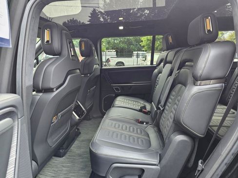 Used 2024 Rivian R1S Adventure AWD/4WD image 18