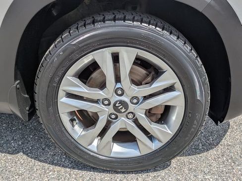 Used 2021 Kia Seltos LX AWD/4WD image 11