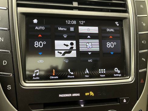 Used 2019 Lincoln Nautilus Reserve image 21