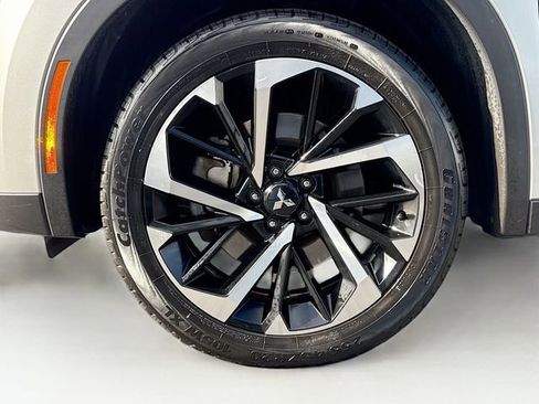 Used 2022 Mitsubishi Outlander SE image 35