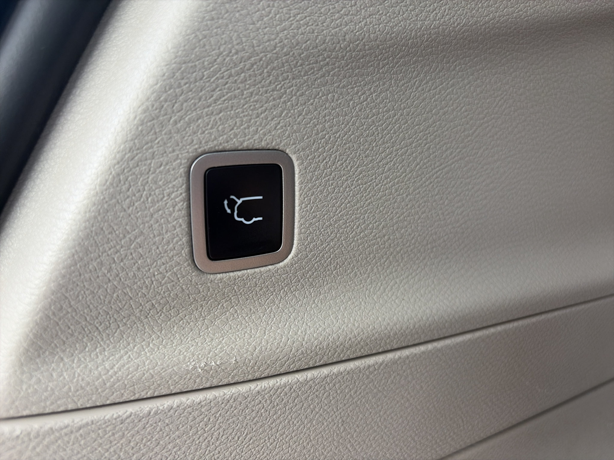 Used 2024 Chrysler Pacifica Touring-L FWD image 25