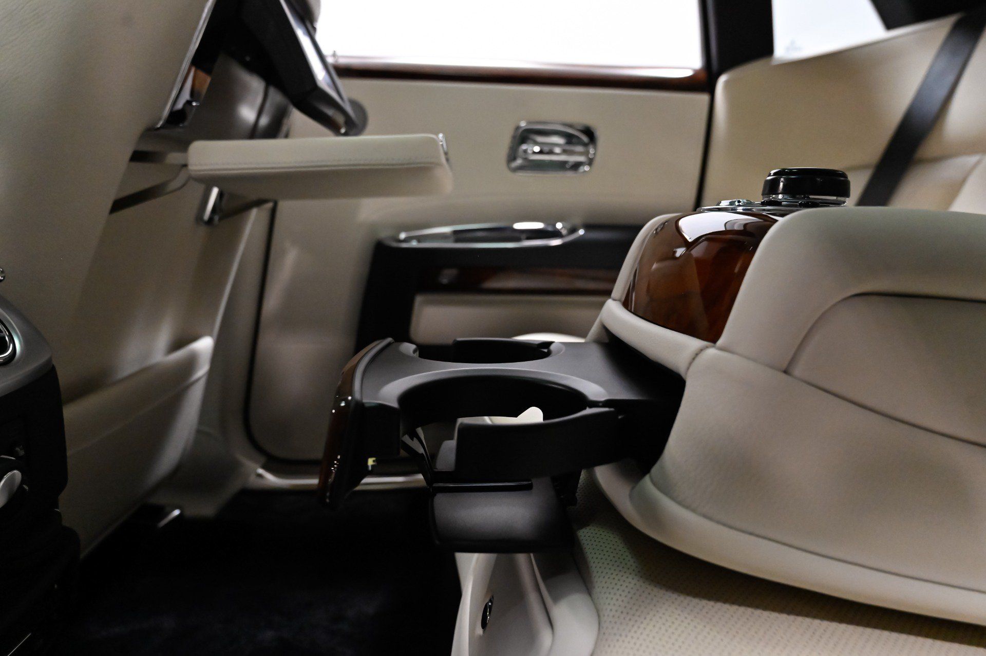 Used 2012 Rolls-Royce Ghost RWD image 45