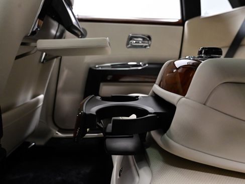 Used 2012 Rolls-Royce Ghost RWD image 45