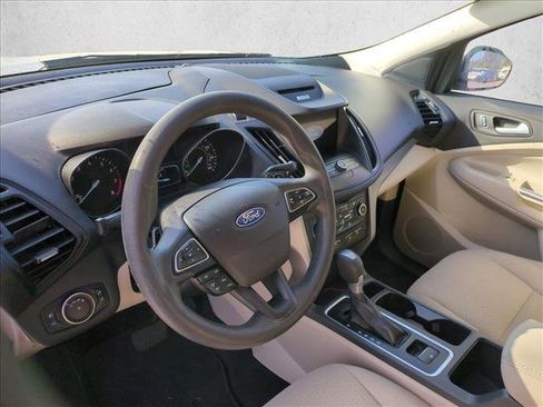 Used 2017 Ford Escape SE w/ Equipment Group 201A image 10